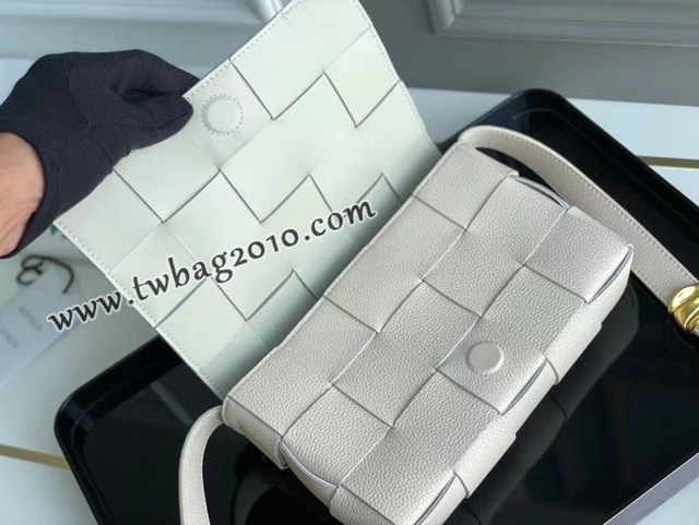 Bottega veneta高端女包 KF0017荔枝紋 寶緹嘉CASSETTE新款荔枝紋牛皮女包 BV經典款單肩斜挎包  gxz1275